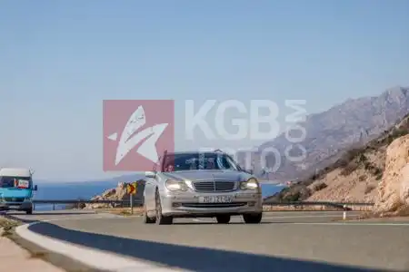 _3063543