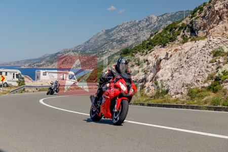 _6077176