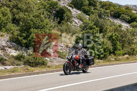 _6130543-rDK6ux
