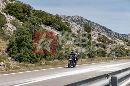 _6131681-XCKHAu