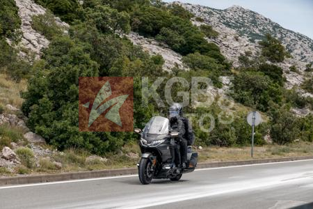 _6131755-ZToUuK