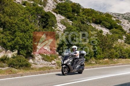 _6145403-KTaK3v