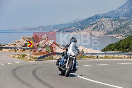 _6211225-PjUs2W