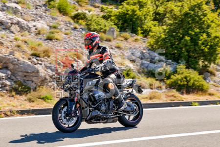 _7048465-ipgkdV