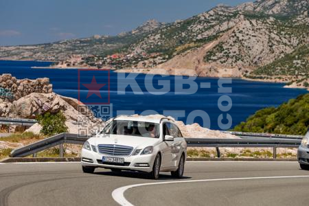 _7040260-zx5mzF