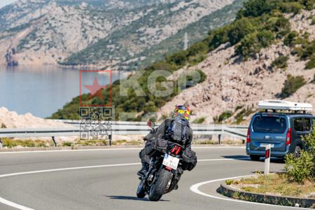 _7051254-giOhl6