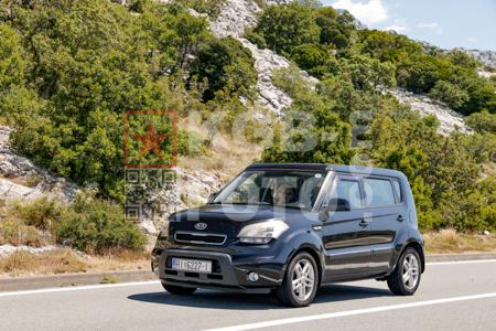 _7052681-2