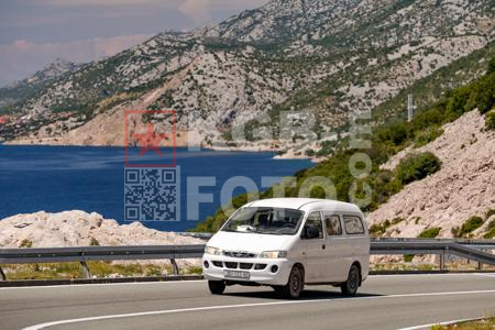 _7053193-BB3qGn