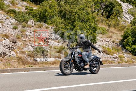 _7052872-atxufs