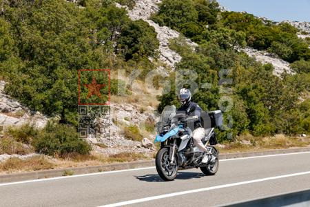 _7053424-IPe9PG