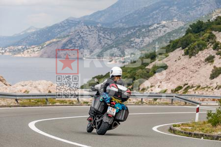 _7124680