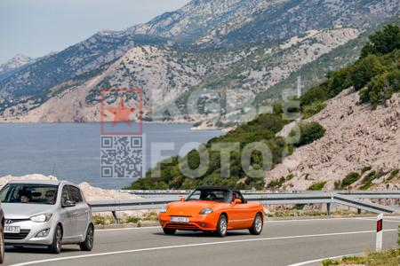 _7190816-EzHrDx