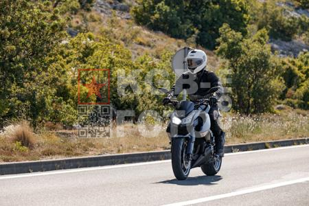 _7193333-rYc8Ho