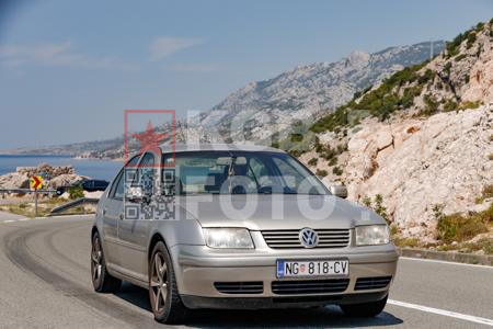 _7195409-XhM8w1