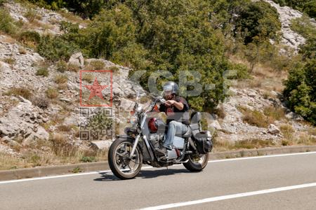 _7196004-o1oLV8