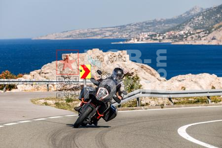 _8026930-UTfI1c