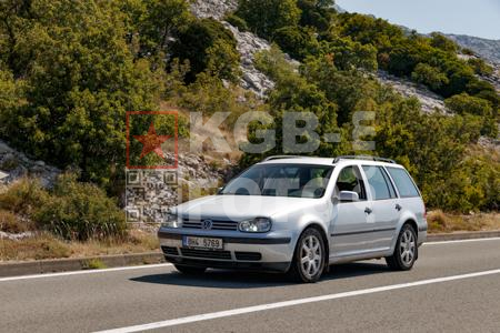 _8027745-gpbL9Y