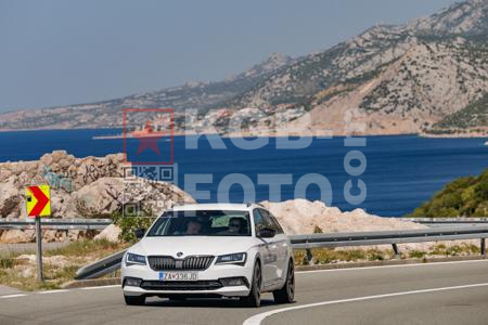 _8028118-HQlcWn