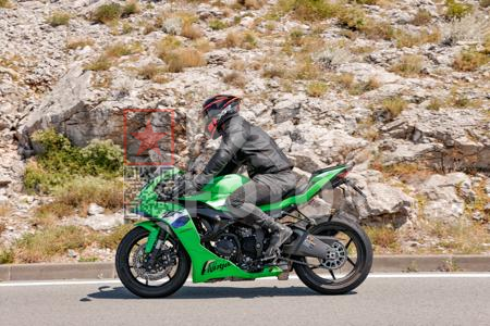_8028372