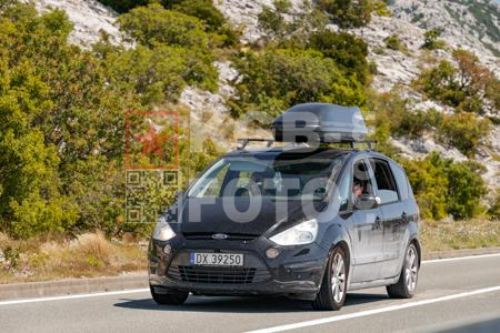 _8029163-hiTi8Q