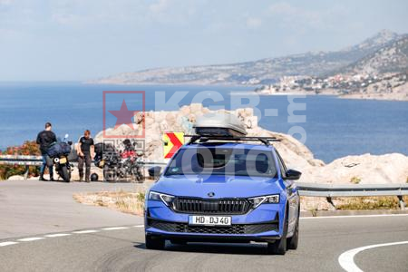 _8222751-2
