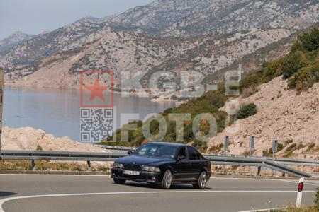 _8303561-AMFwXq