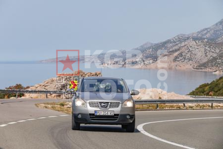 _8303719-2ib3HH