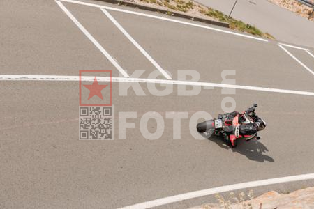 _8305202-2-XhihRf