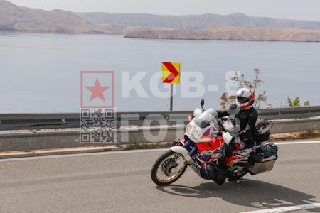 _8305214-2-8ZFMGH
