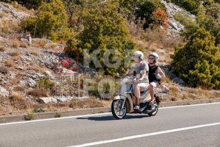 _9057474-2-Q700zQ
