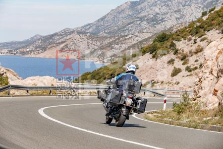 _9057571-2-Q4TvPG