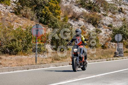 _9058819-2-5t5E8g