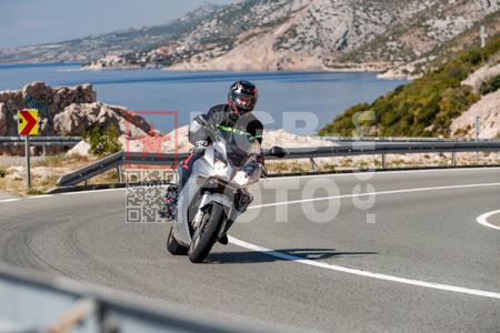 _9059522-2-trM7K5