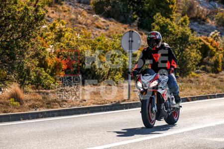 _9069979-Sk4Jd8