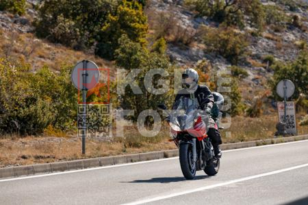_9060805-uNVf8B