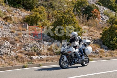_9060913-UfXnBz