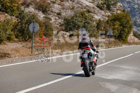 _9062908-MgUr44