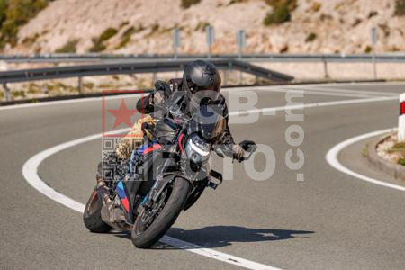 _9063043-W4ssCz