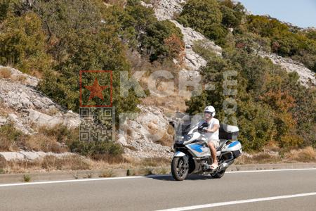 _9063400-Yk5vKa