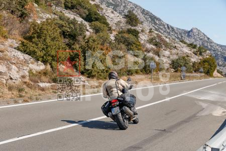 _9063570-uCyUfs