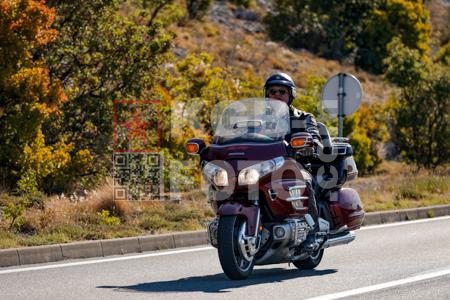 _9133564-k90Xl7