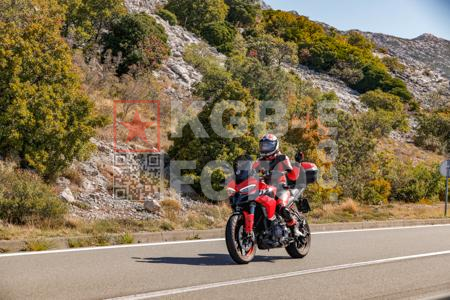 _9135094-IianeI