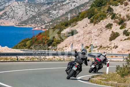 _9135778-YMuzX1
