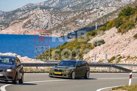 _9136537-D349qv