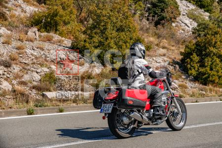 _9136395-TmZzM9