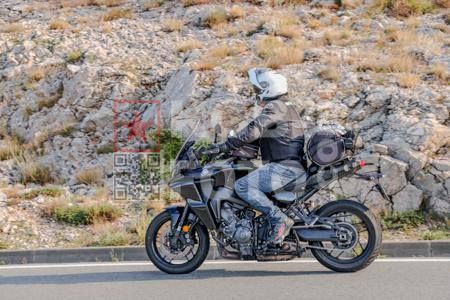 _9197136-2